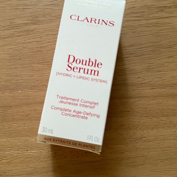 Clarins Double Serum Anti-Aging to Firm, Boost Radiance and Refine Pores 30ml - Picture 4 of 7